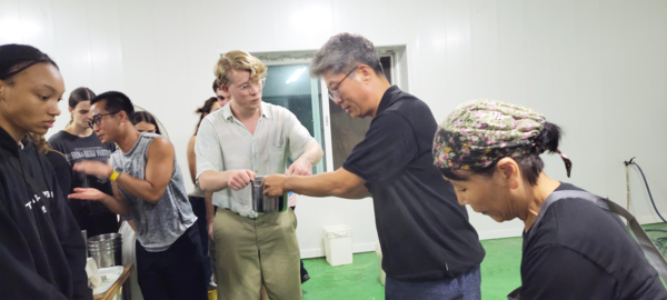 강진군 옴천면 엄지마을 외국인 농촌 체험 모습 (사진=강진군)