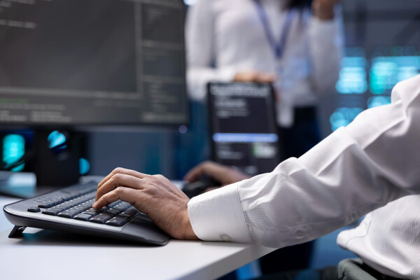  개인정보위, SKT 개인정보 유출 사고 정밀 조사. 본 이미지는 이해를 돕기 위한 자료 사진입니다.(사진=freepik)