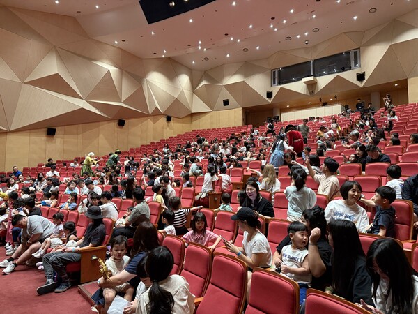 강진아트홀 피터팬, 연휴 막바지 관광객 몰려 (사진=강진군)