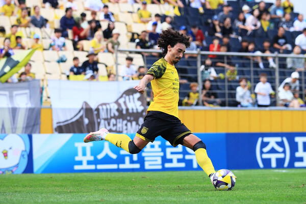 전남드래곤즈, 35R 충북청주FC 원정에서 필승 다짐. 사진은 발디비아 선수 (사진=전남드래곤즈)