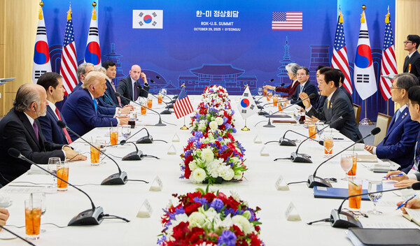 이재명 대통령이 지난 29일 APEC 정상 주간을 맞아 국빈 자격으로 방한 중인 도널드 트럼프 미국 대통령과 경주에서 두 번째 한미 정상회담을 가졌다. (사진=대통령실)